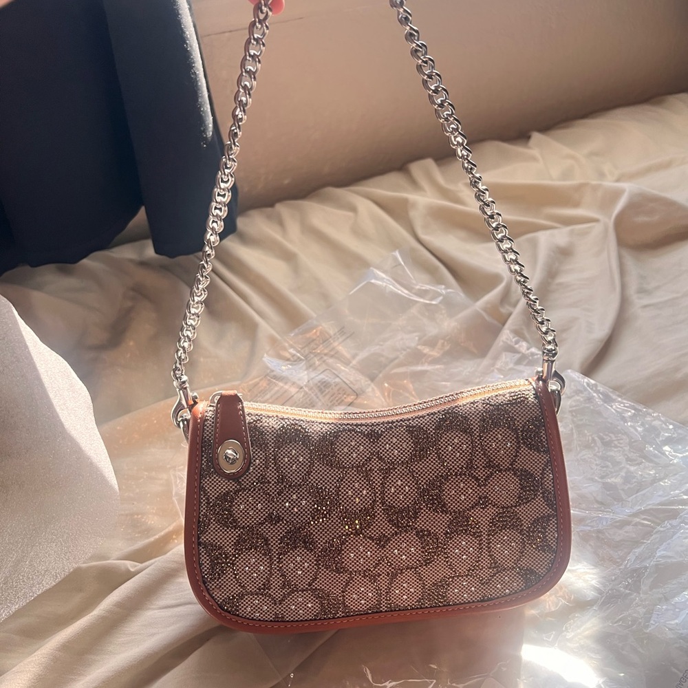 COACH Swinger Bag 20 With Chain In Crystal Signature Jacquard Shoulder Bag